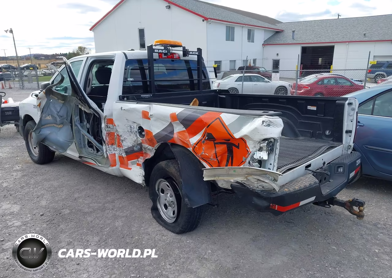 2023 Ram 1500 Classic Tradesman 4X2 6'4 Box VIN:1C6RR6FG5PS535805 - 3