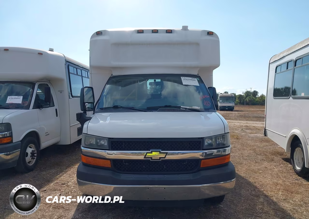 2015 Chevrolet Express Cutaway 4500 VIN:1GB6G5BG6F1237452 - 12