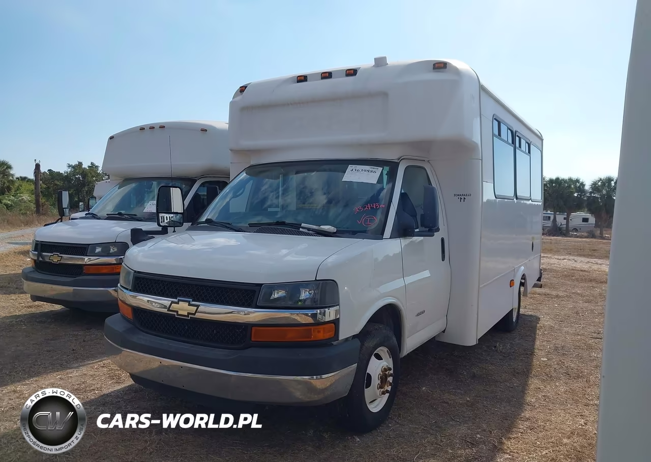 2015 Chevrolet Express Cutaway 4500 VIN:1GB6G5BG6F1237452 - 2