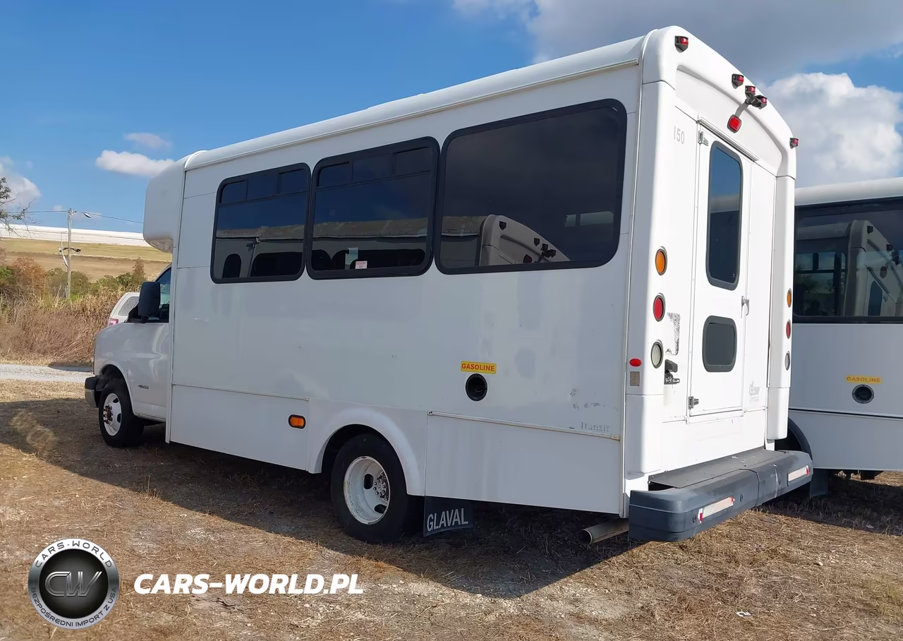 2015 Chevrolet Express Cutaway 4500 VIN:1GB6G5BG6F1237452 - 3