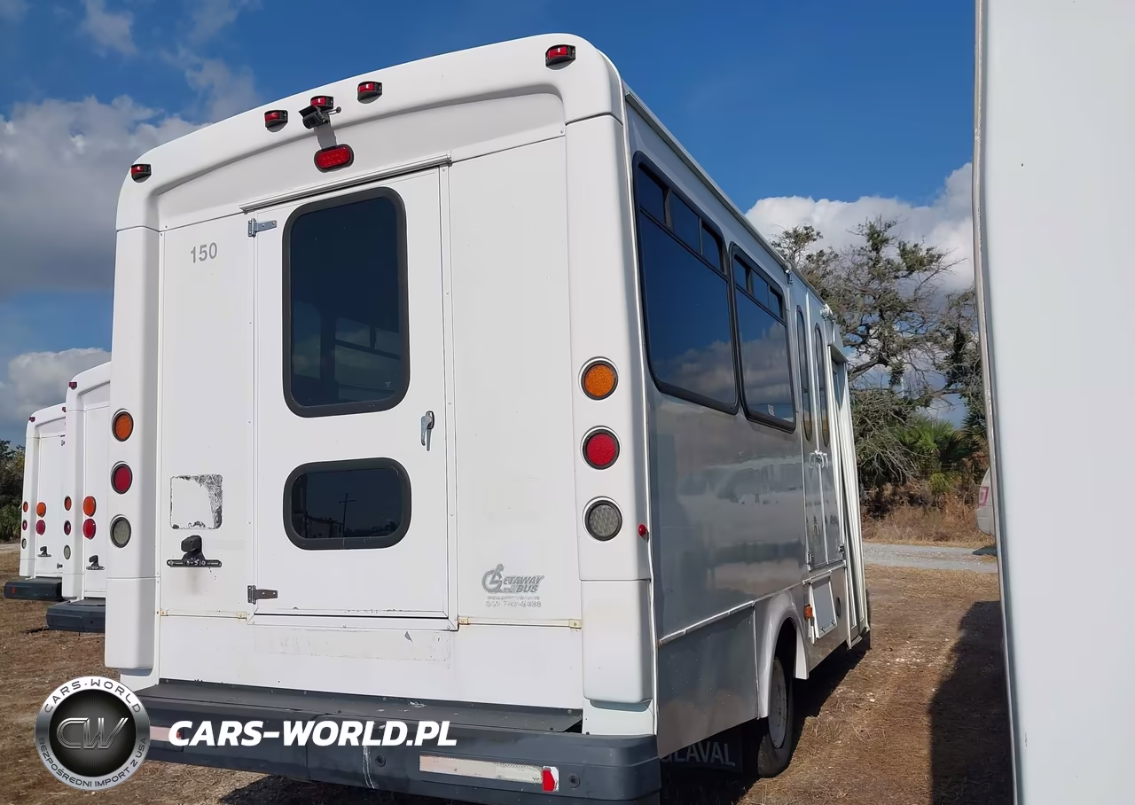 2015 Chevrolet Express Cutaway 4500 VIN:1GB6G5BG6F1237452 - 4