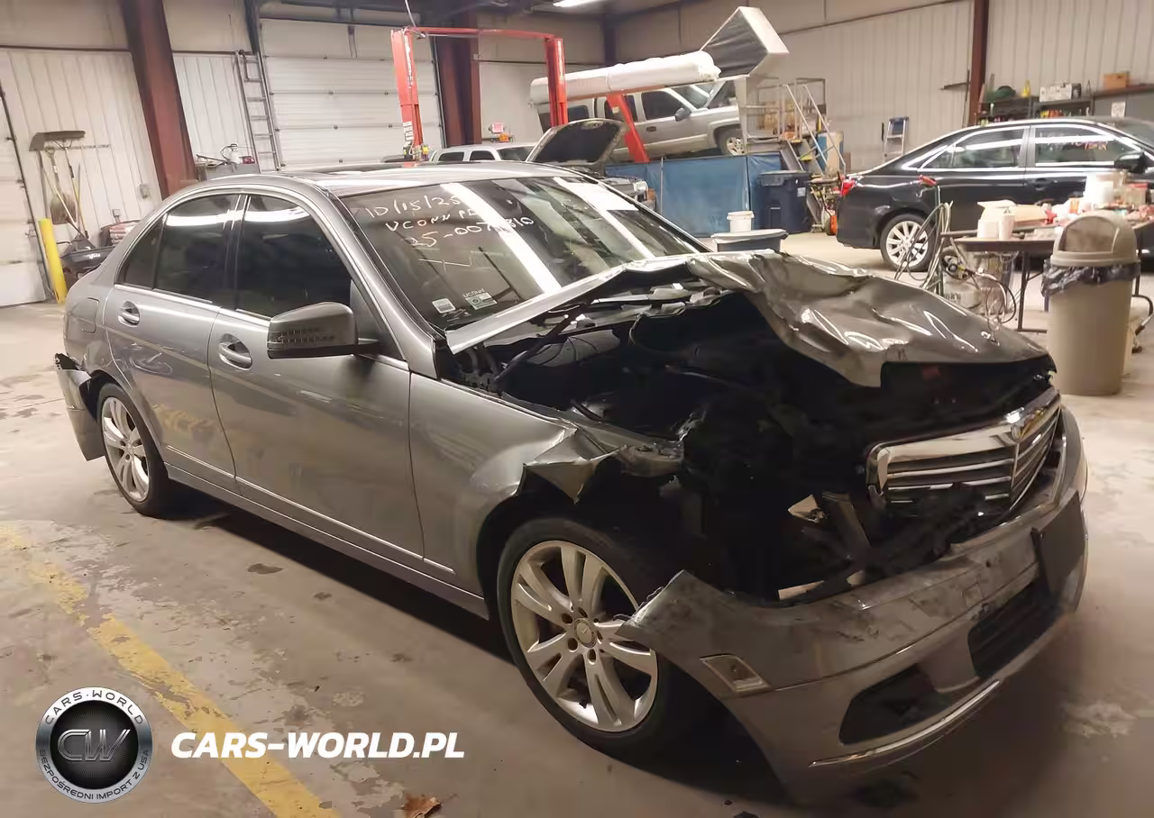 2011 Mercedes-Benz C 300 Luxury