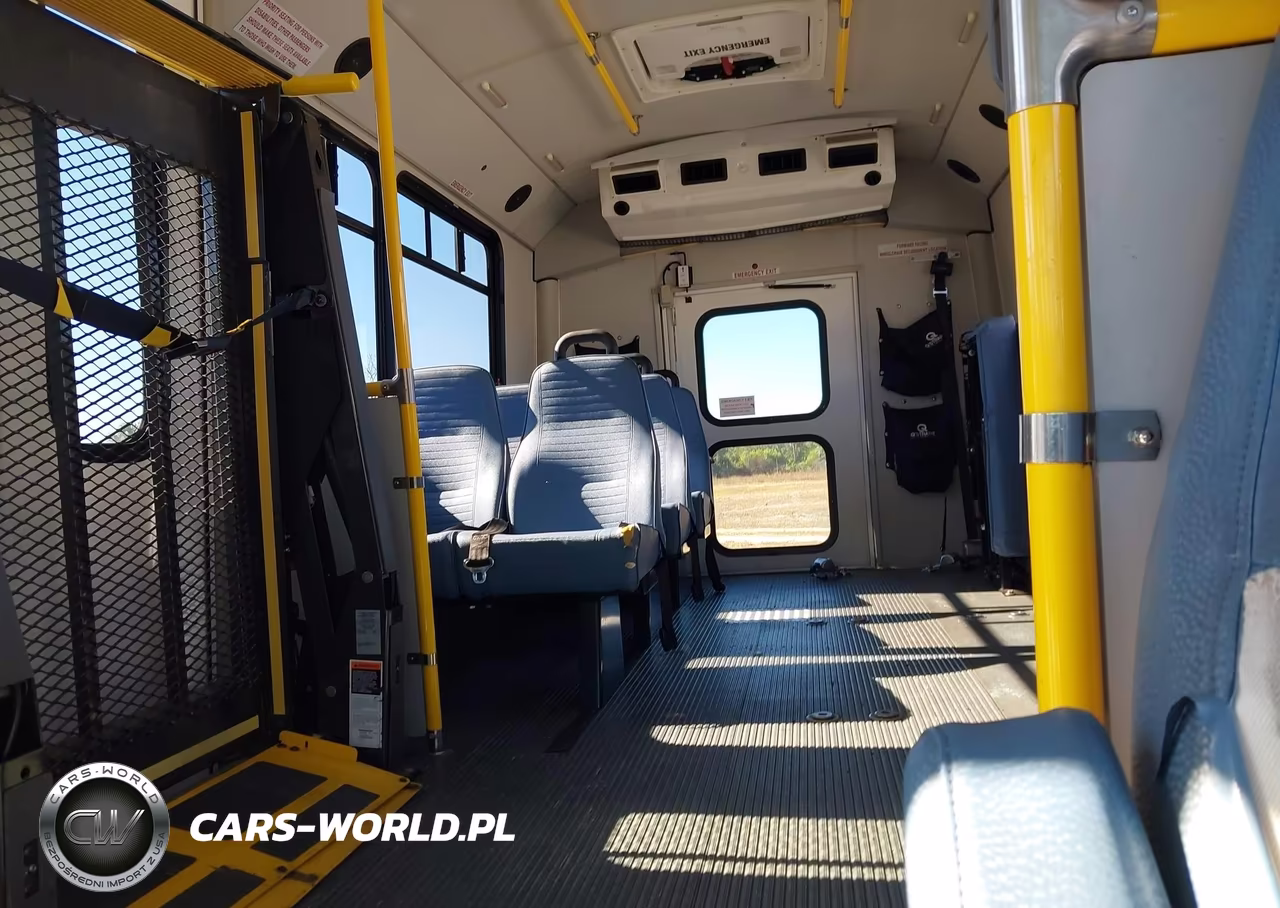 2019 Chevrolet Express Cutaway 4500 Van VIN:1HA6GUBG6KN007155 - 6