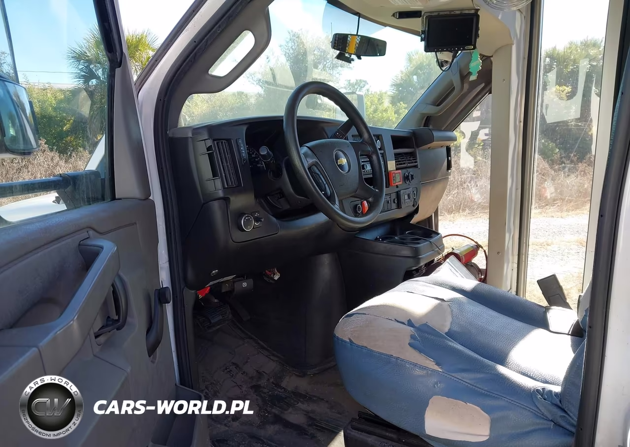 2019 Chevrolet Express Cutaway 4500 Van VIN:1HA6GUBG6KN007155 - 7