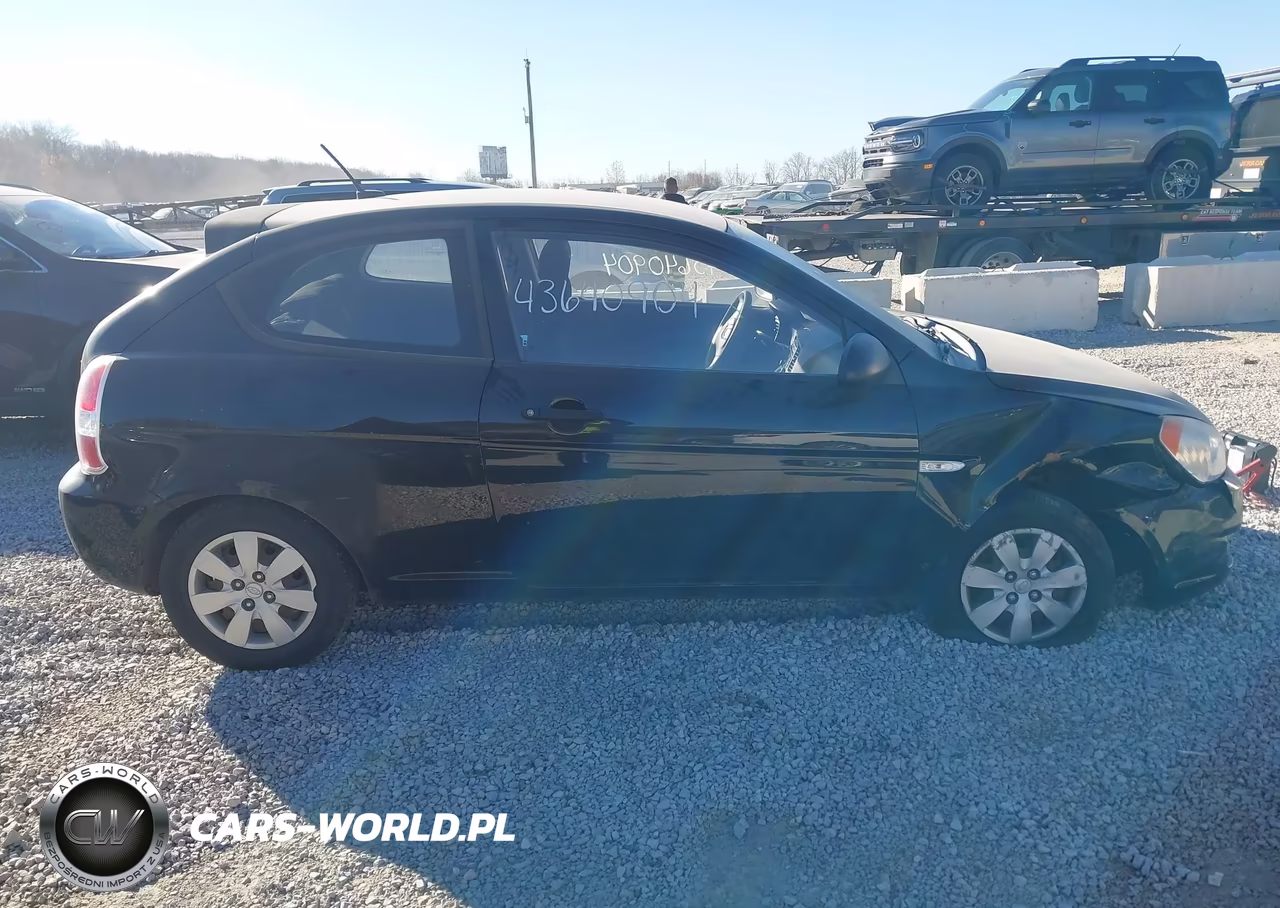 2009 Hyundai Accent Gs VIN:KMHCM36C69U128166 - 13