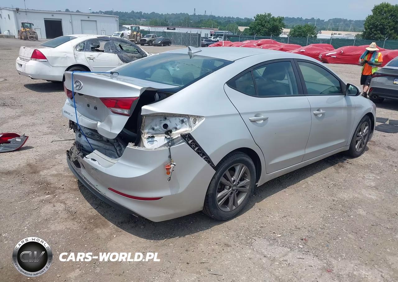 2018 Hyundai Elantra Sel VIN:5NPD84LF5JH312921 - 4