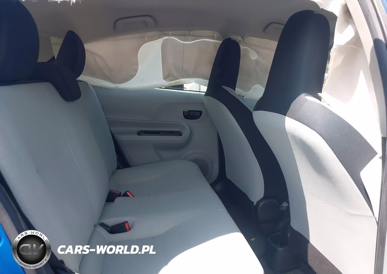 2014 Toyota Prius C One VIN:JTDKDTB36E1561620 - 8