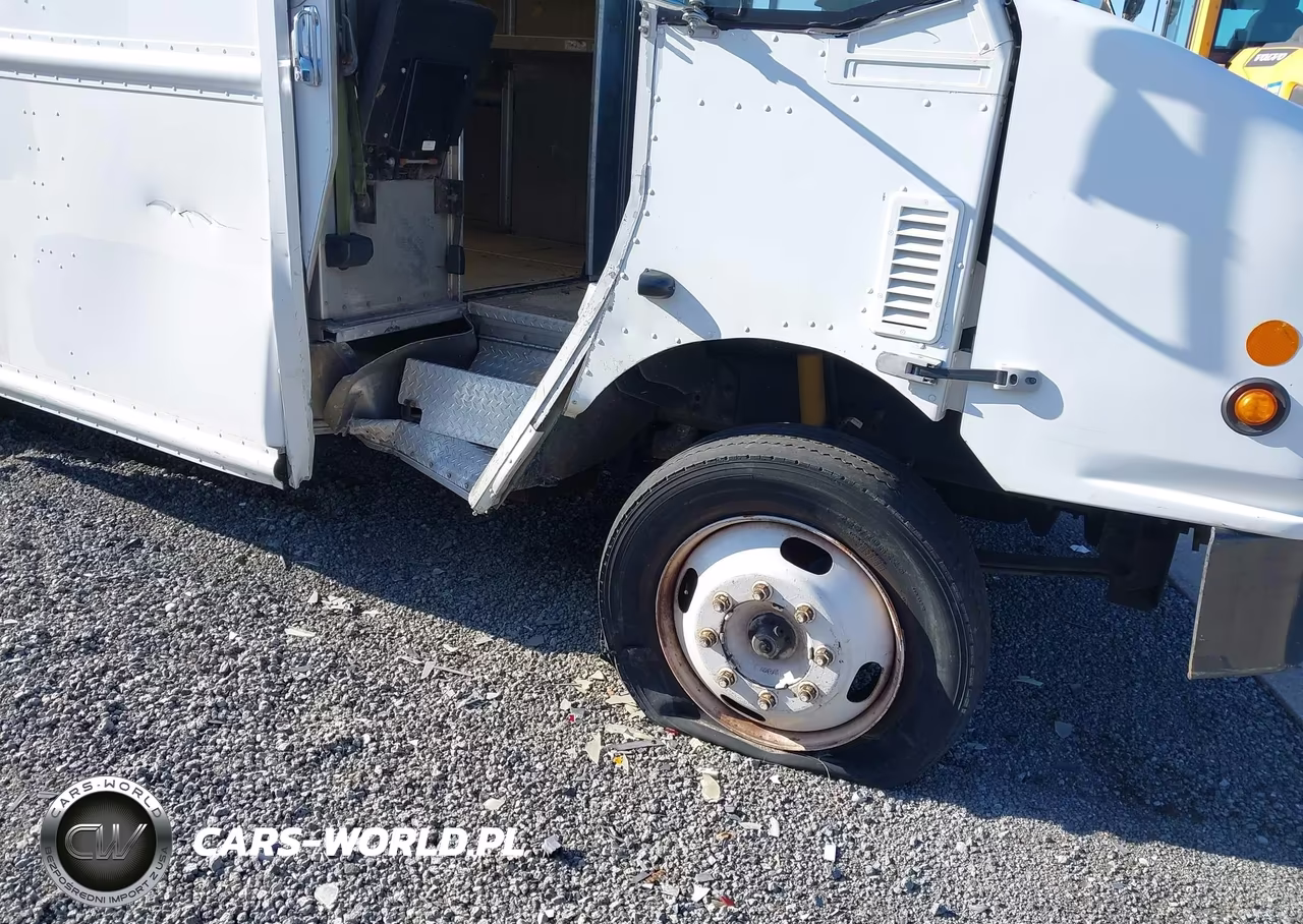 2008 Freightliner Chassis M Line Walk-In Van VIN:4UZAARDU38CZ59014 - 11