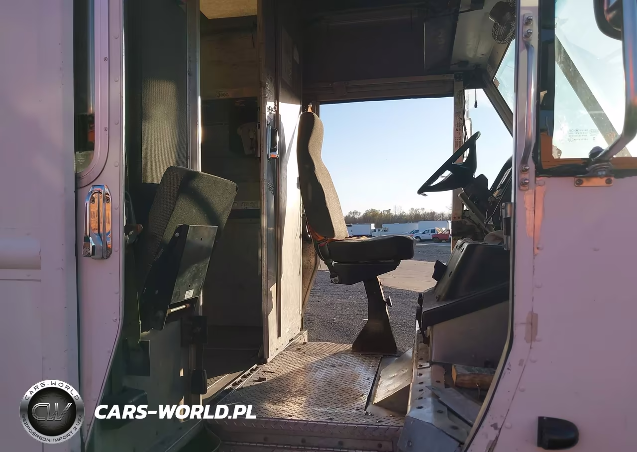 2008 Freightliner Chassis M Line Walk-In Van VIN:4UZAARDU38CZ59014 - 7