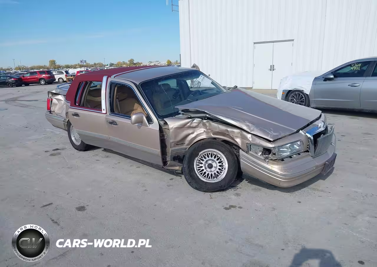 1997 Lincoln Town Car Signature