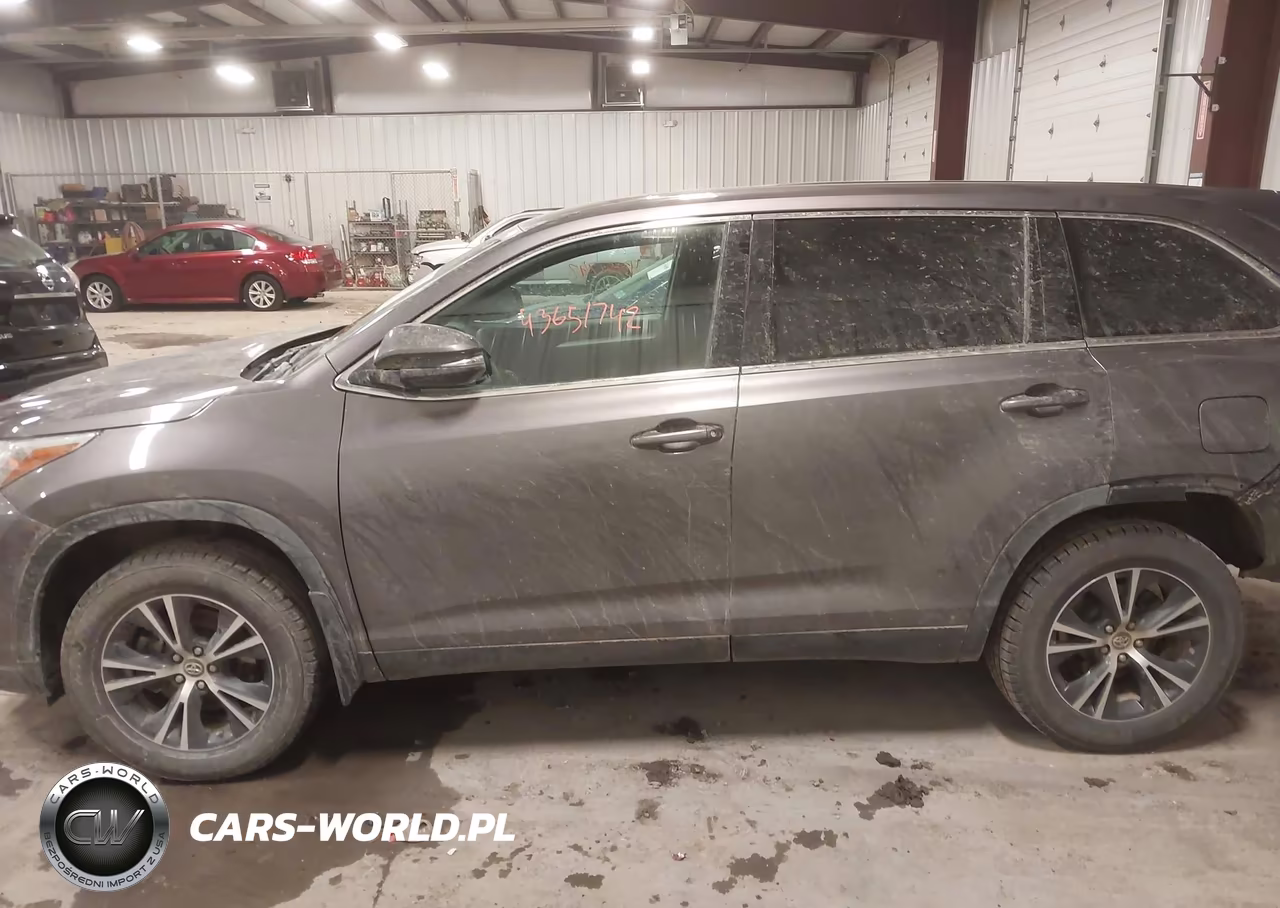 2019 Toyota Highlander Le VIN:5TDBZRFH8KS966175 - 14