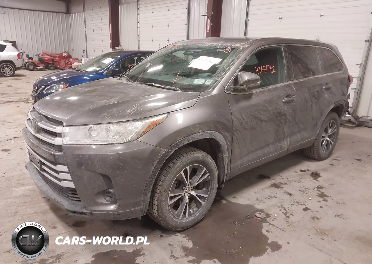 2019 Toyota Highlander Le VIN:5TDBZRFH8KS966175 - 2