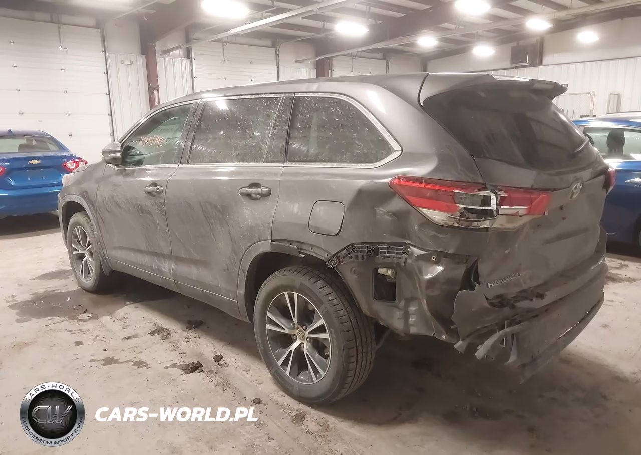 2019 Toyota Highlander Le VIN:5TDBZRFH8KS966175 - 3