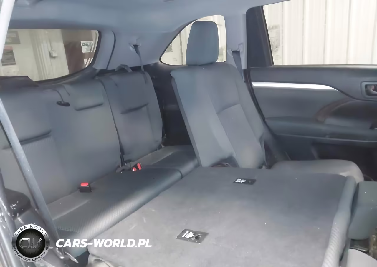 2019 Toyota Highlander Le VIN:5TDBZRFH8KS966175 - 8