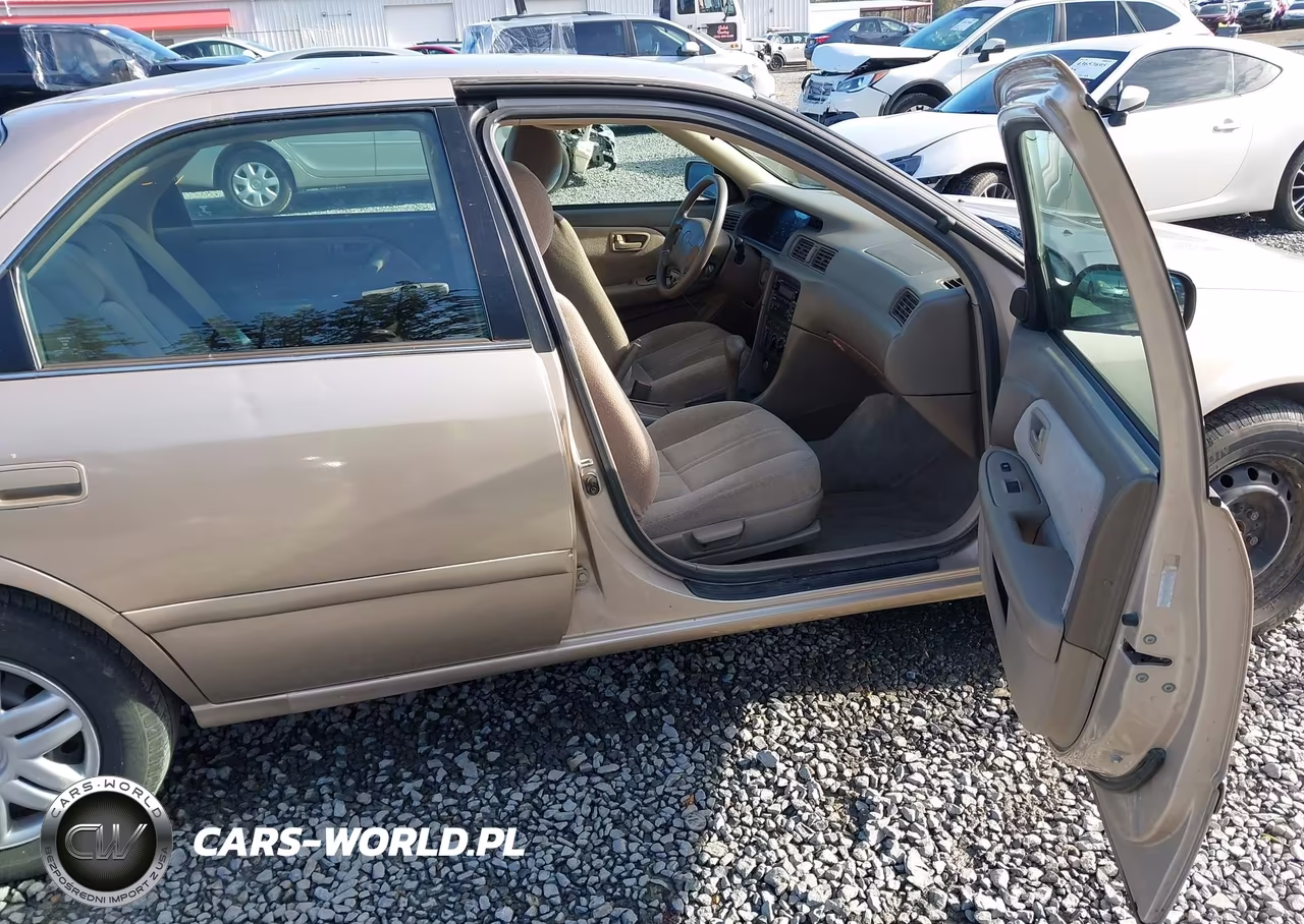 2001 Toyota Camry Le VIN:4T1BG22K61U091604 - 5