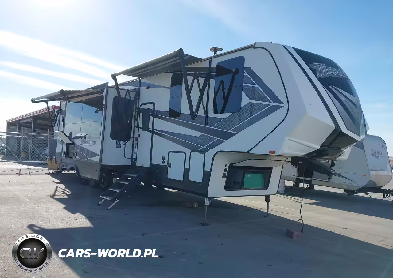 2018 Grand Design Momentum