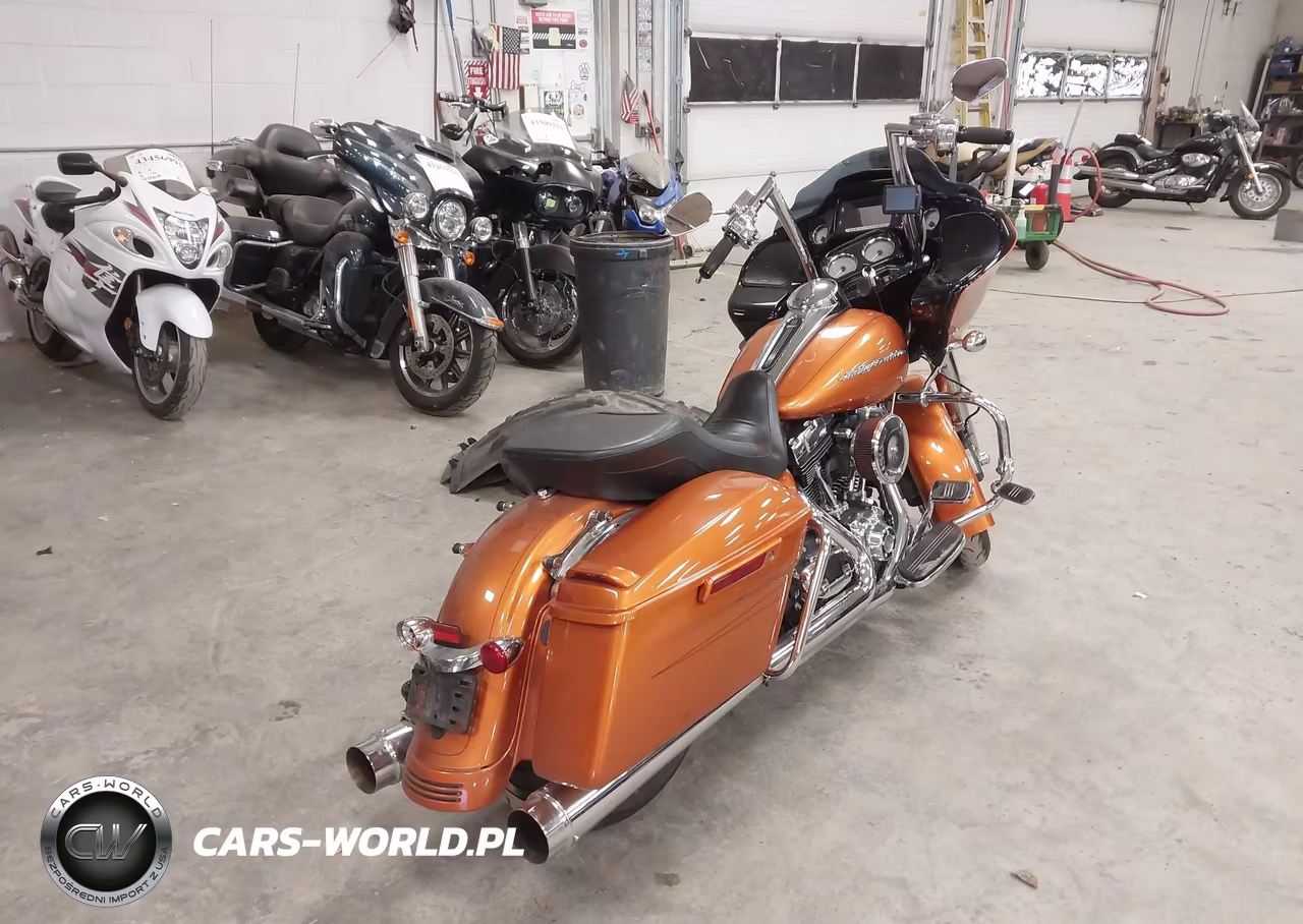 2015 Harley-Davidson Fltrxs Road Glide Special VIN:1HD1KTM13FB657020 - 4