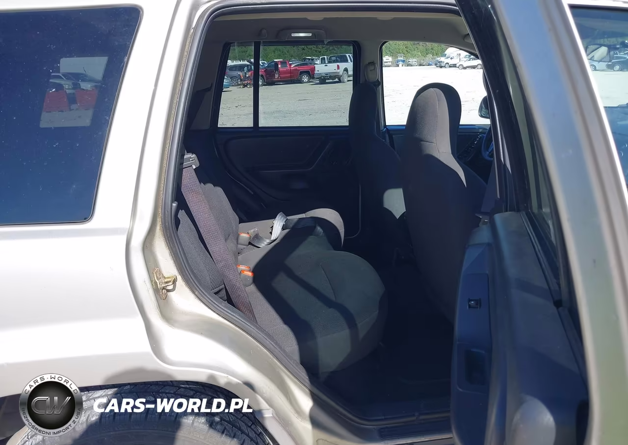 2004 Jeep Grand Cherokee Laredo VIN:1J4GW48S74C182711 - 8