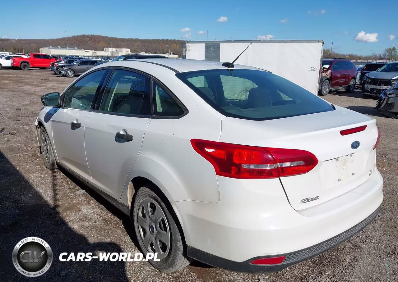 2018 Ford Focus S VIN:1FADP3E28JL277767 - 3