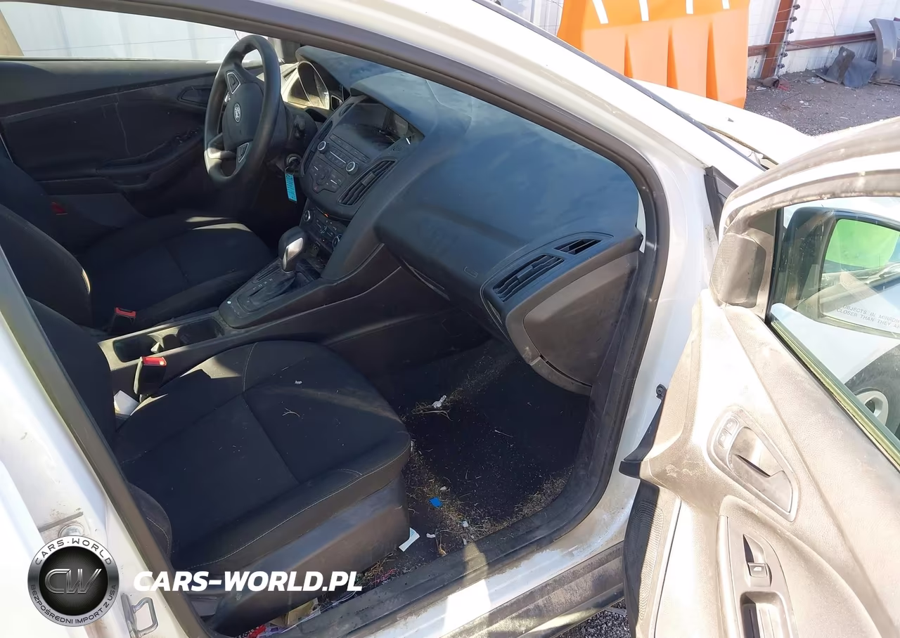 2018 Ford Focus S VIN:1FADP3E28JL277767 - 5