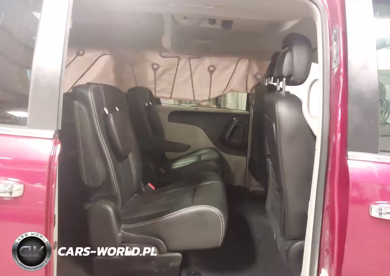 2016 Chrysler Town & Country Touring-L VIN:2C4RC1CG5GR239329 - 8
