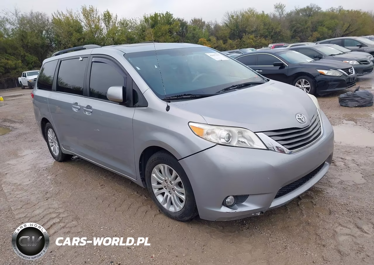 2014 Toyota Sienna Xle V6 8 Passenger – zdjęcie 1 z 17