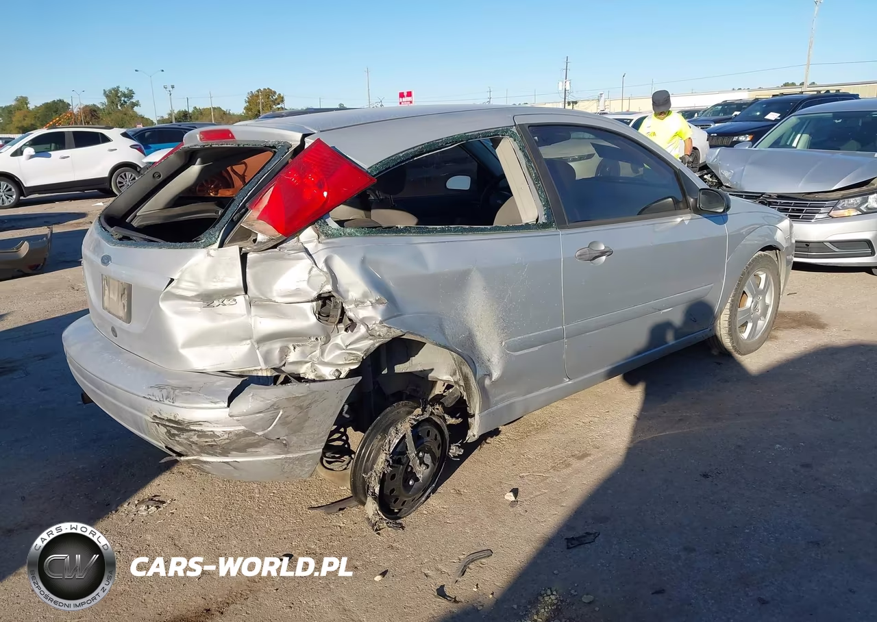2005 Ford Focus Zx3 VIN:3FAHP31N35R146237 - 4