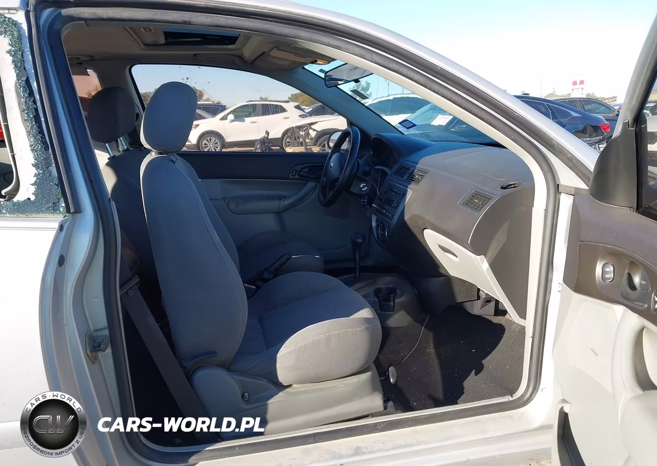2005 Ford Focus Zx3 VIN:3FAHP31N35R146237 - 5