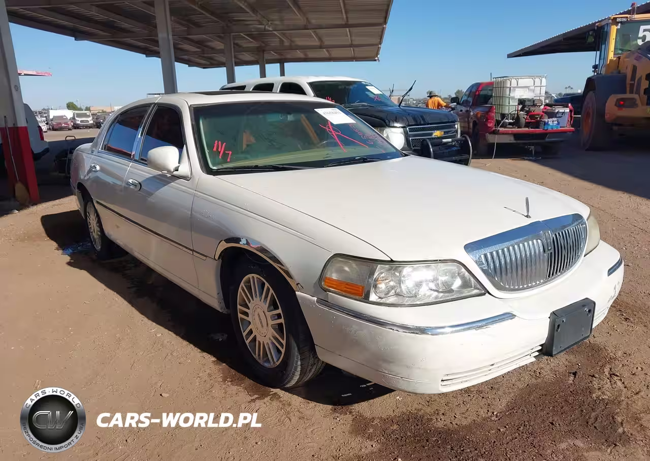 2006 Lincoln Town Car Signature Limited