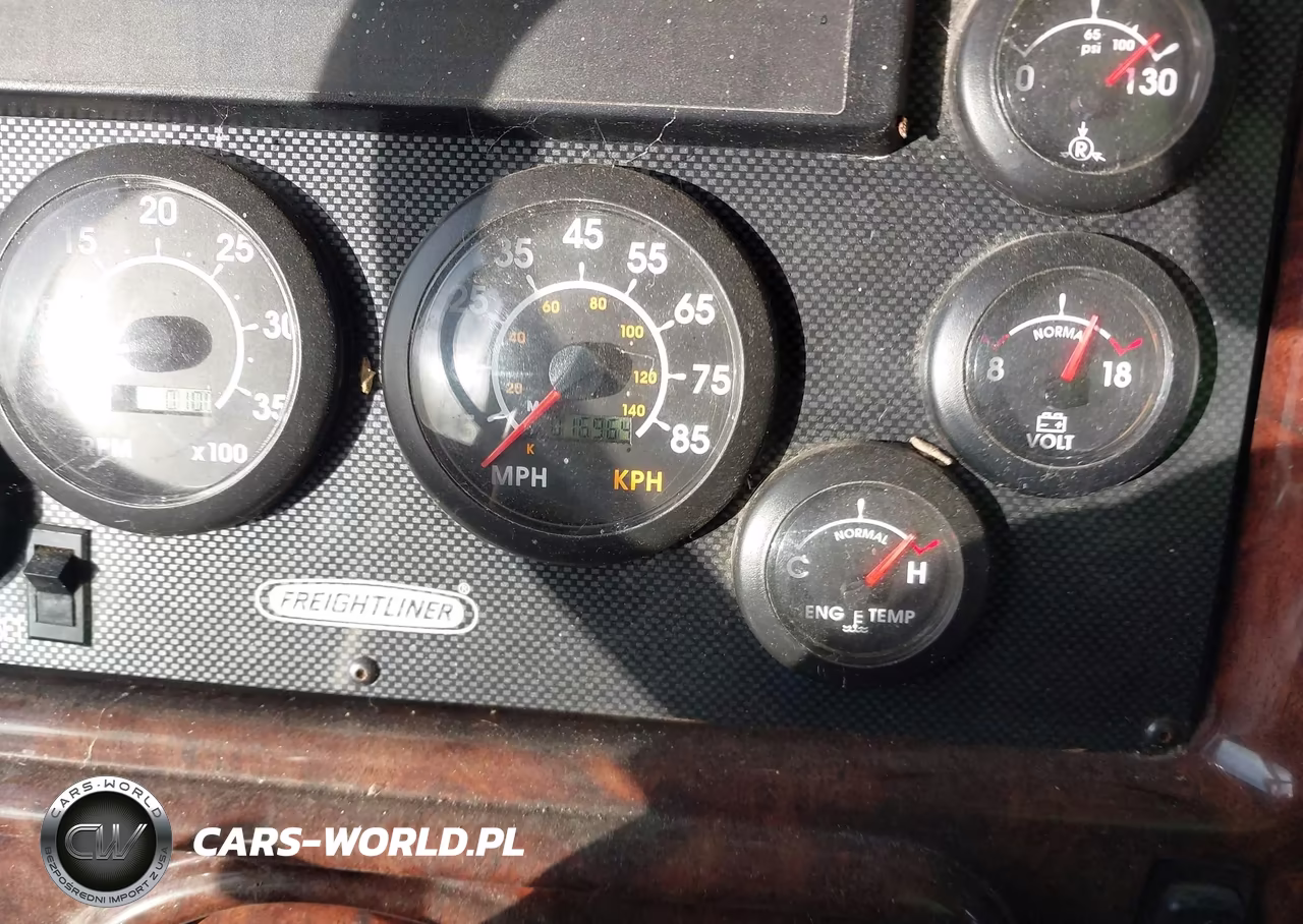 1999 Freightliner Chassis X Line Motor Home VIN:4UZ6XFBC8XCF20261 - 7