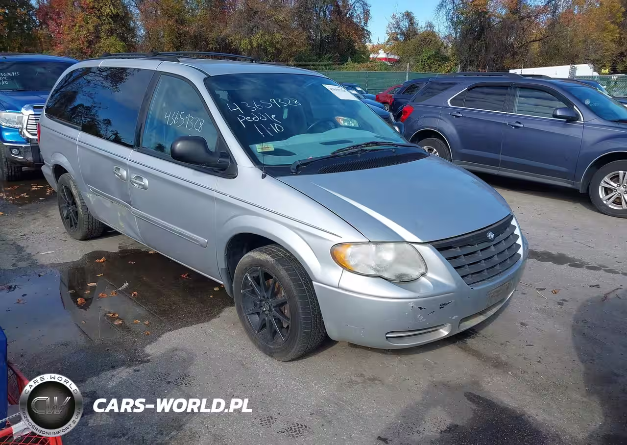 2005 Chrysler Town & Country Touring