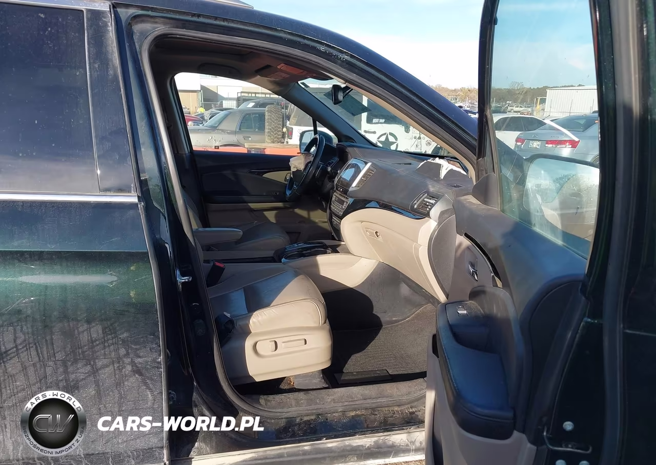 2017 Honda Pilot Touring VIN:5FNYF5H99HB034243 - 5