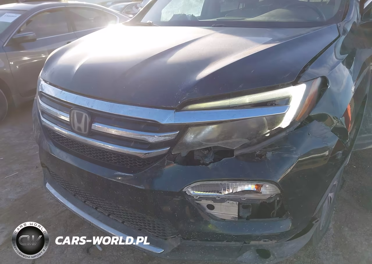 2017 Honda Pilot Touring VIN:5FNYF5H99HB034243 - 6