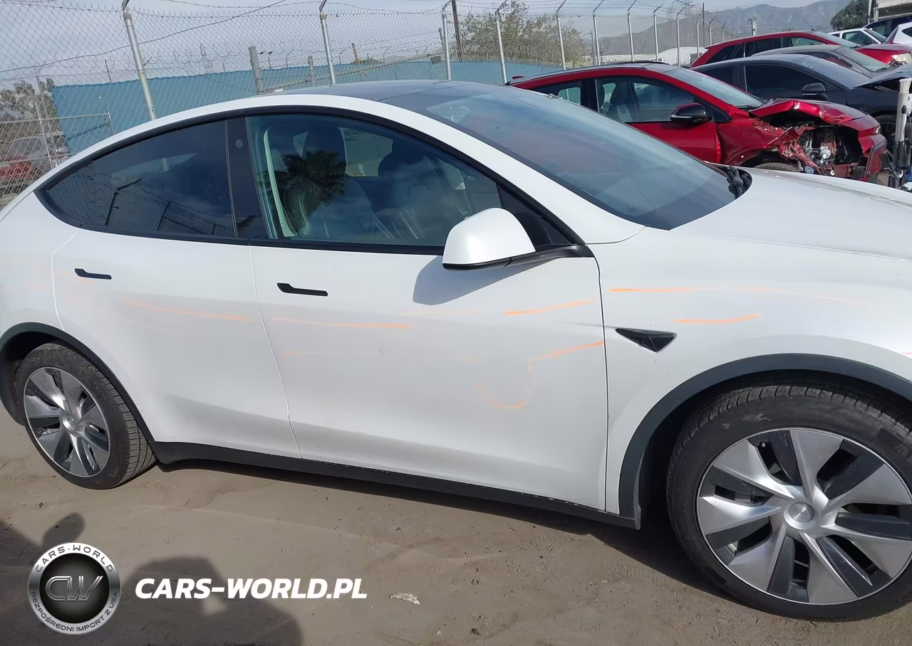 2021 Tesla Model Y Long Range Dual Motor All-Wheel Drive VIN:5YJYGDEE0MF161210 - 13