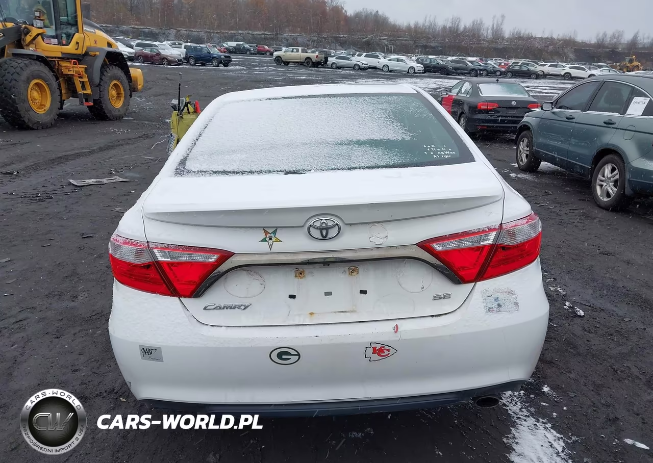 2016 Toyota Camry Se VIN:4T1BF1FK3GU201914 - 16