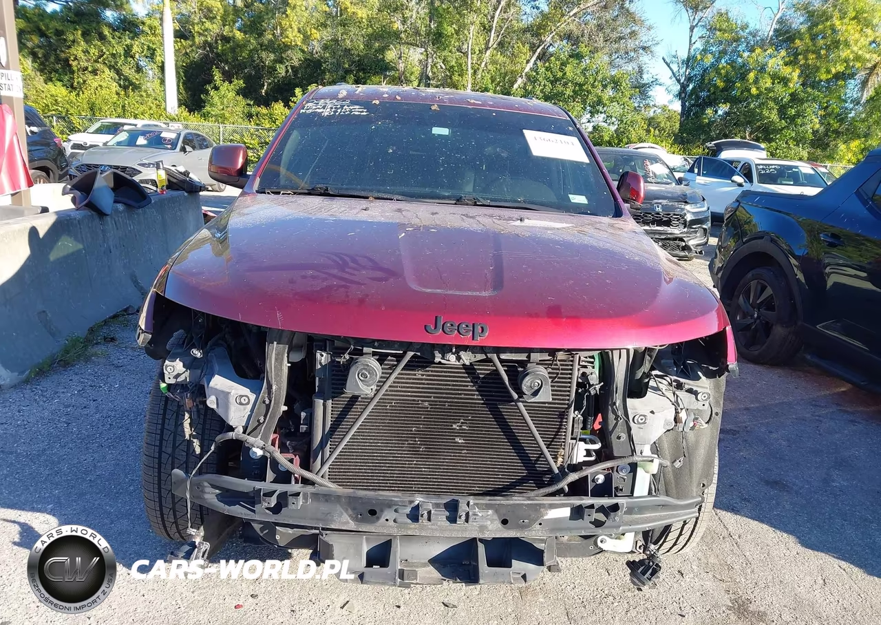 2018 Jeep Grand Cherokee Altitude 4X2 VIN:1C4RJEAG3JC339039 - 13