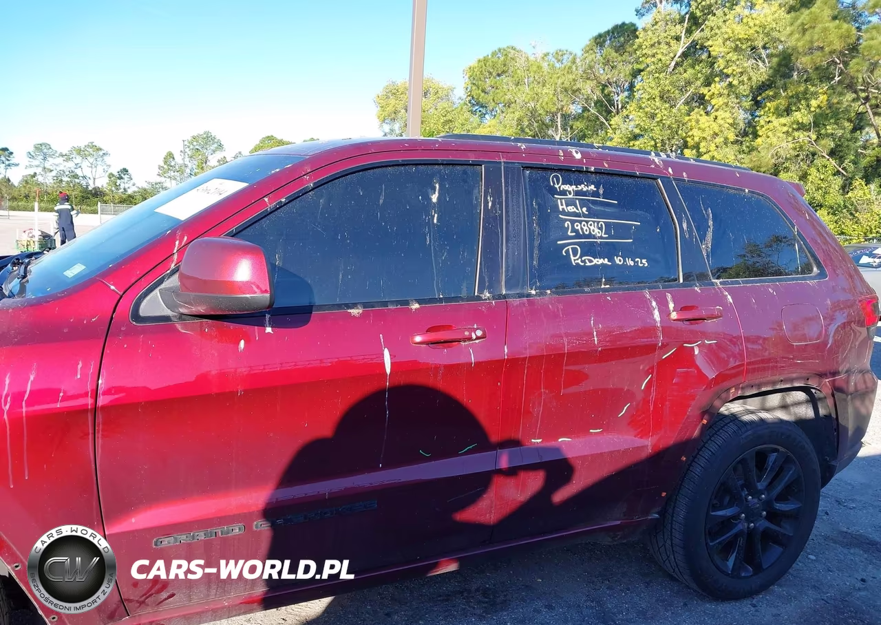 2018 Jeep Grand Cherokee Altitude 4X2 VIN:1C4RJEAG3JC339039 - 15