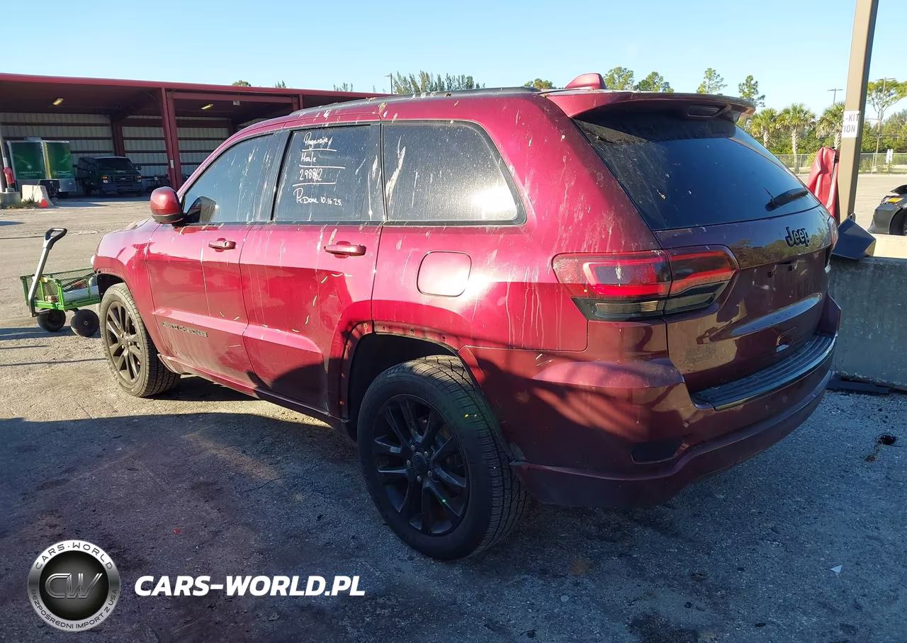 2018 Jeep Grand Cherokee Altitude 4X2 VIN:1C4RJEAG3JC339039 - 3