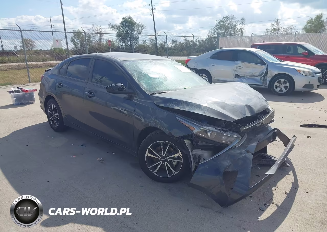 2024 Kia Forte Lxs – zdjęcie 1 z 16