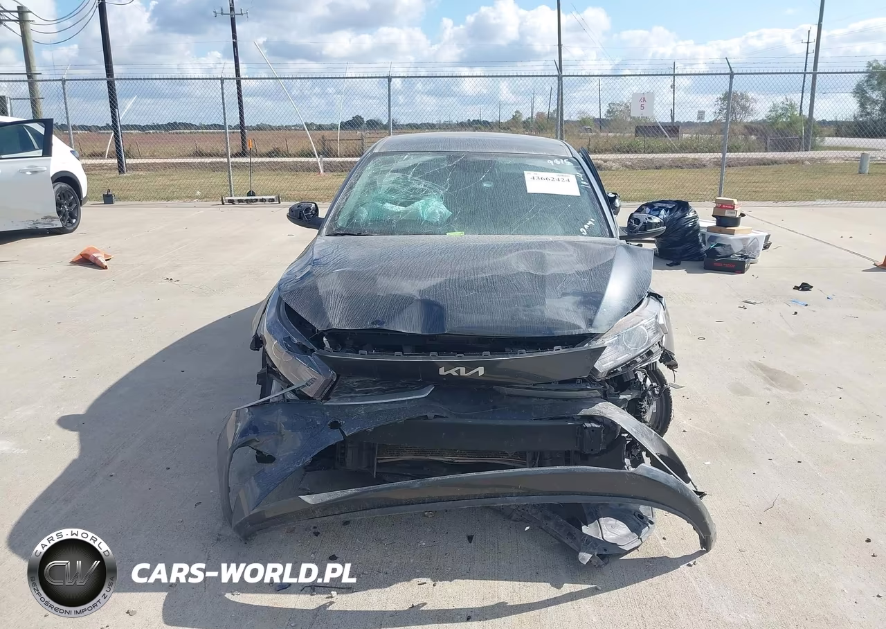 2024 Kia Forte Lxs VIN:3KPF24AD7RE789815 - 11