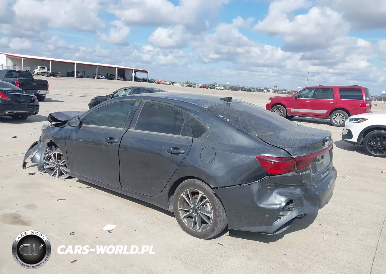 2024 Kia Forte Lxs VIN:3KPF24AD7RE789815 - 3