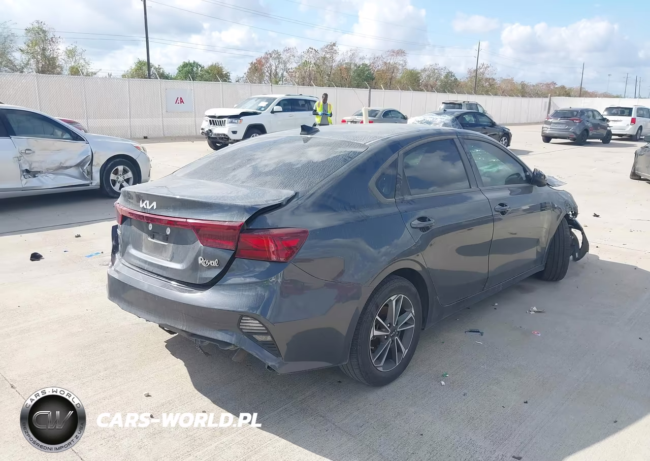 2024 Kia Forte Lxs VIN:3KPF24AD7RE789815 - 4