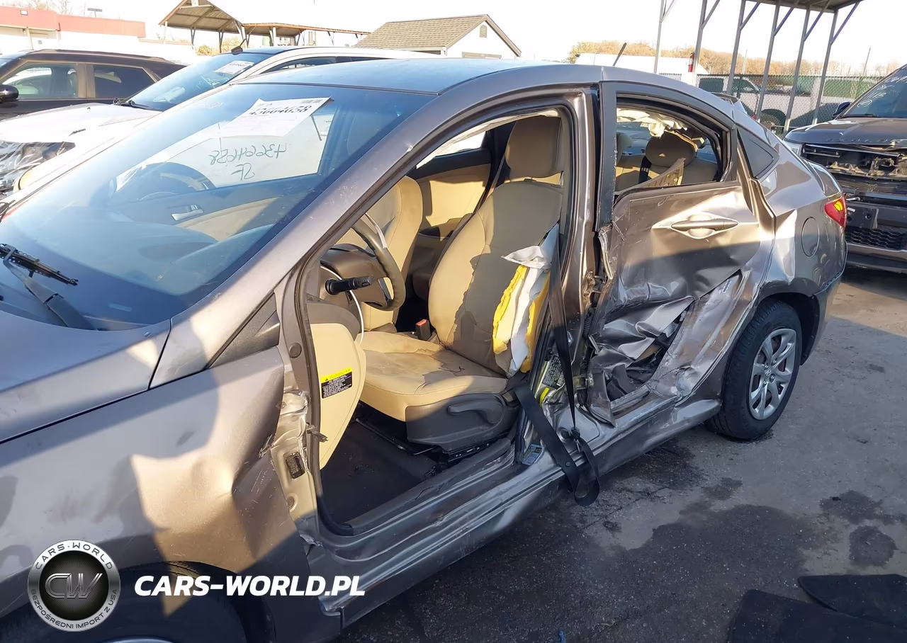 2014 Hyundai Accent Gls VIN:KMHCT4AE6EU631627 - 17