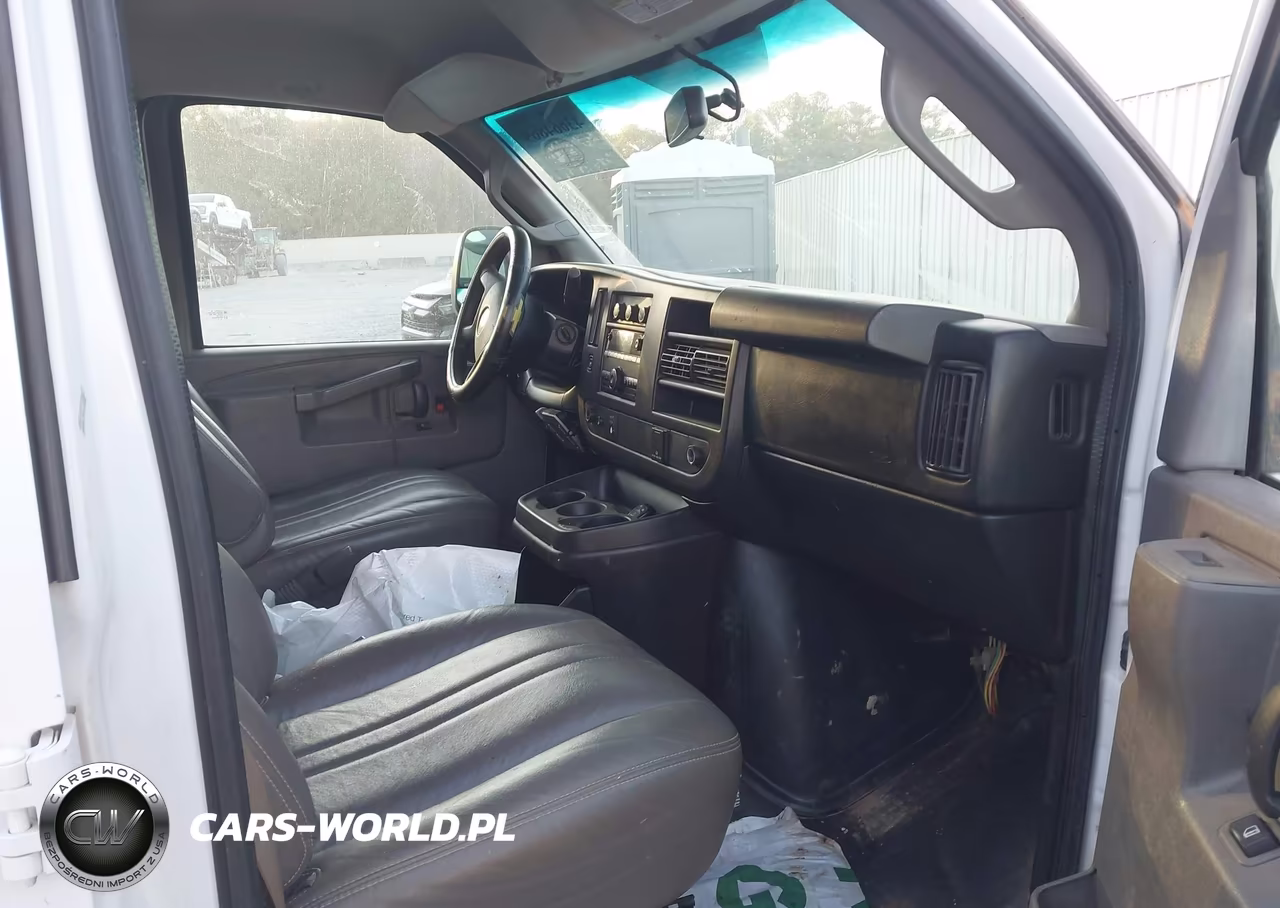 2017 Chevrolet Express 2500 Work Van VIN:1GCWGBFF7H1133910 - 5
