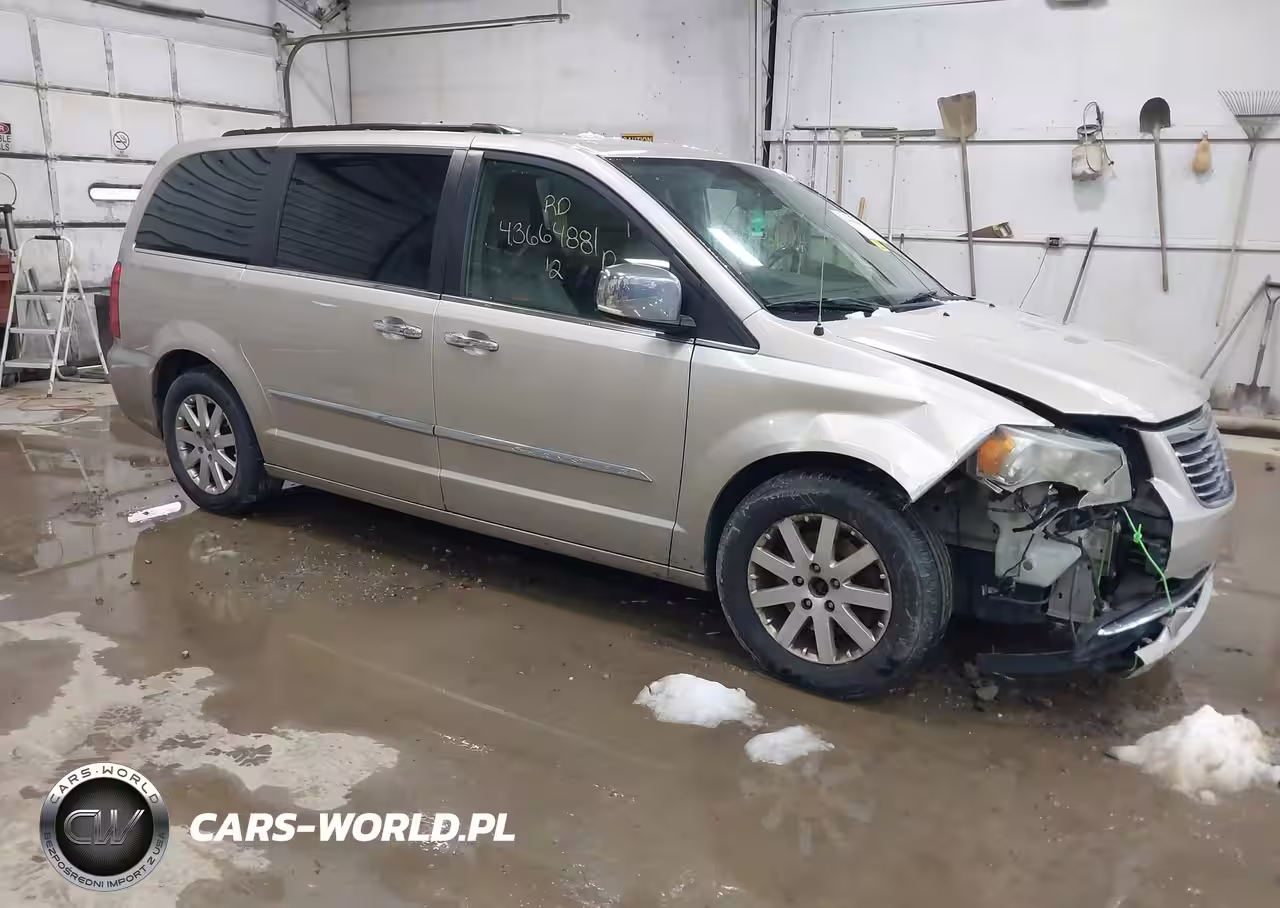 2012 Chrysler Town & Country Touring-L