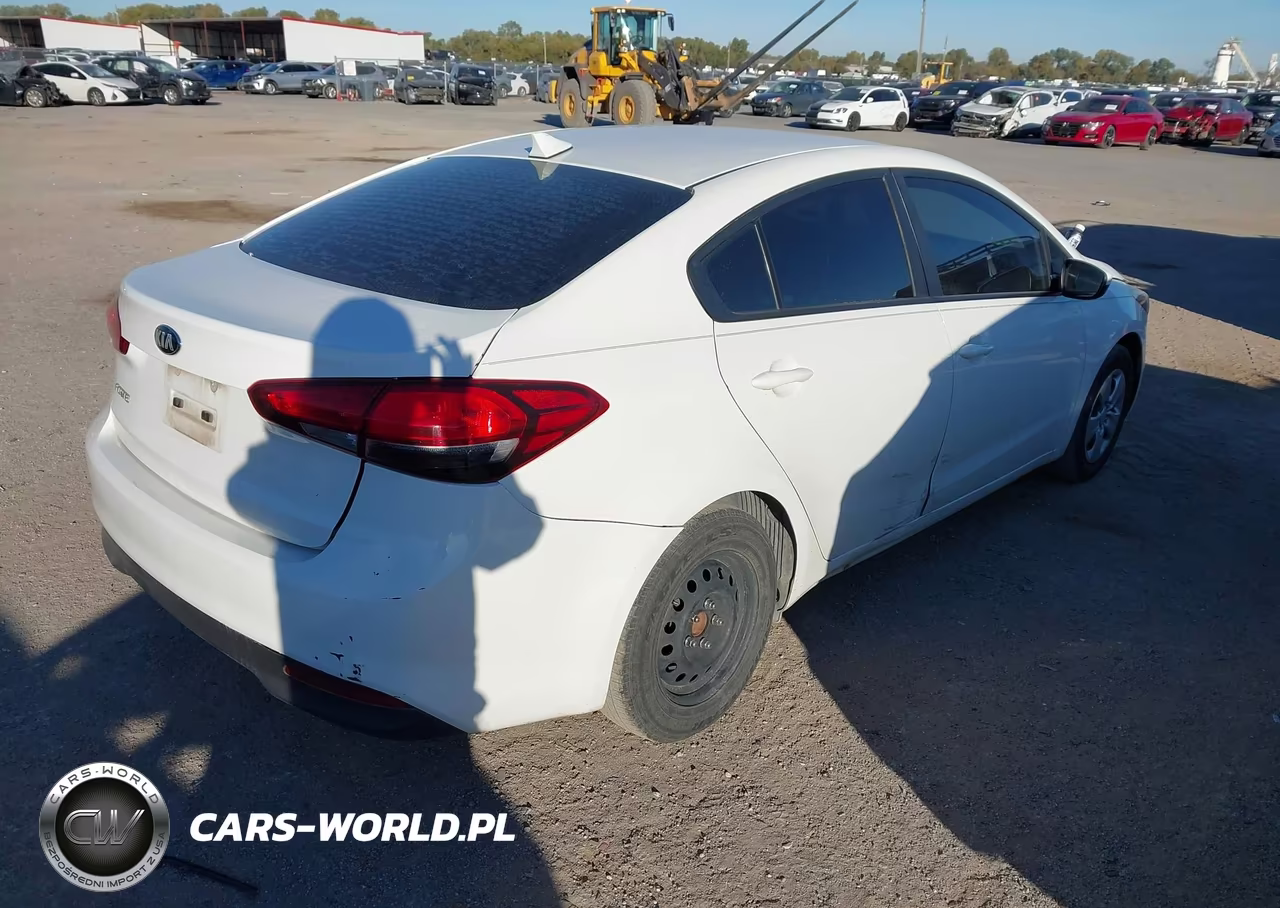 2017 Kia Forte Lx VIN:3KPFK4A71HE069760 - 4