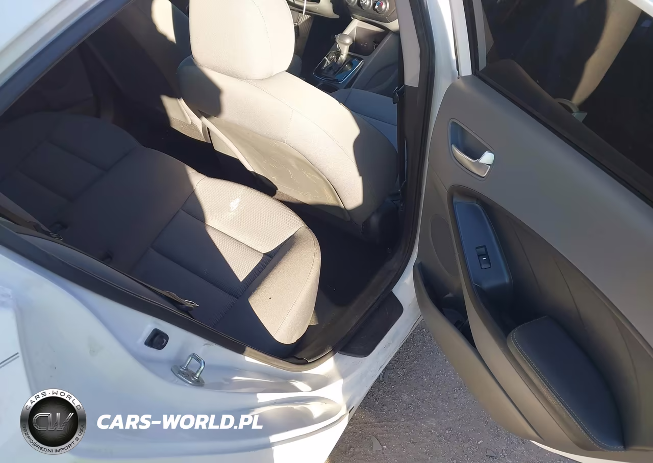 2017 Kia Forte Lx VIN:3KPFK4A71HE069760 - 8