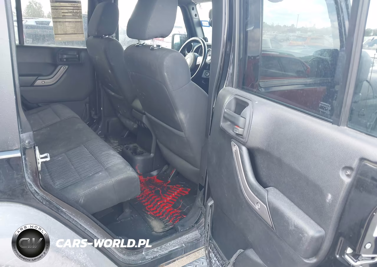 2012 Jeep Wrangler Unlimited Sport VIN:1C4BJWDG4CL153354 - 8