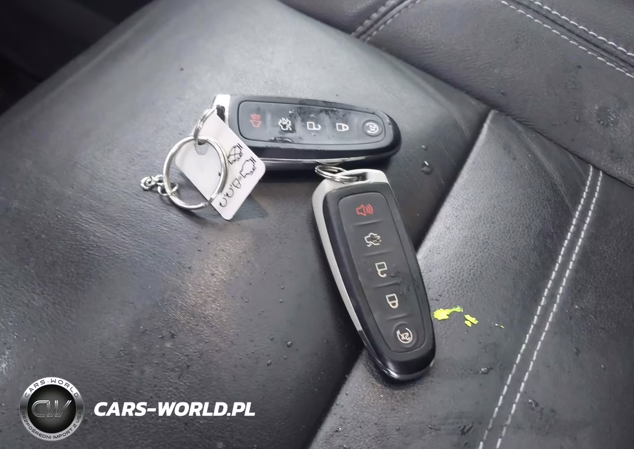 2018 Ford Escape Titanium VIN:1FMCU9J94JUB92497 - 11