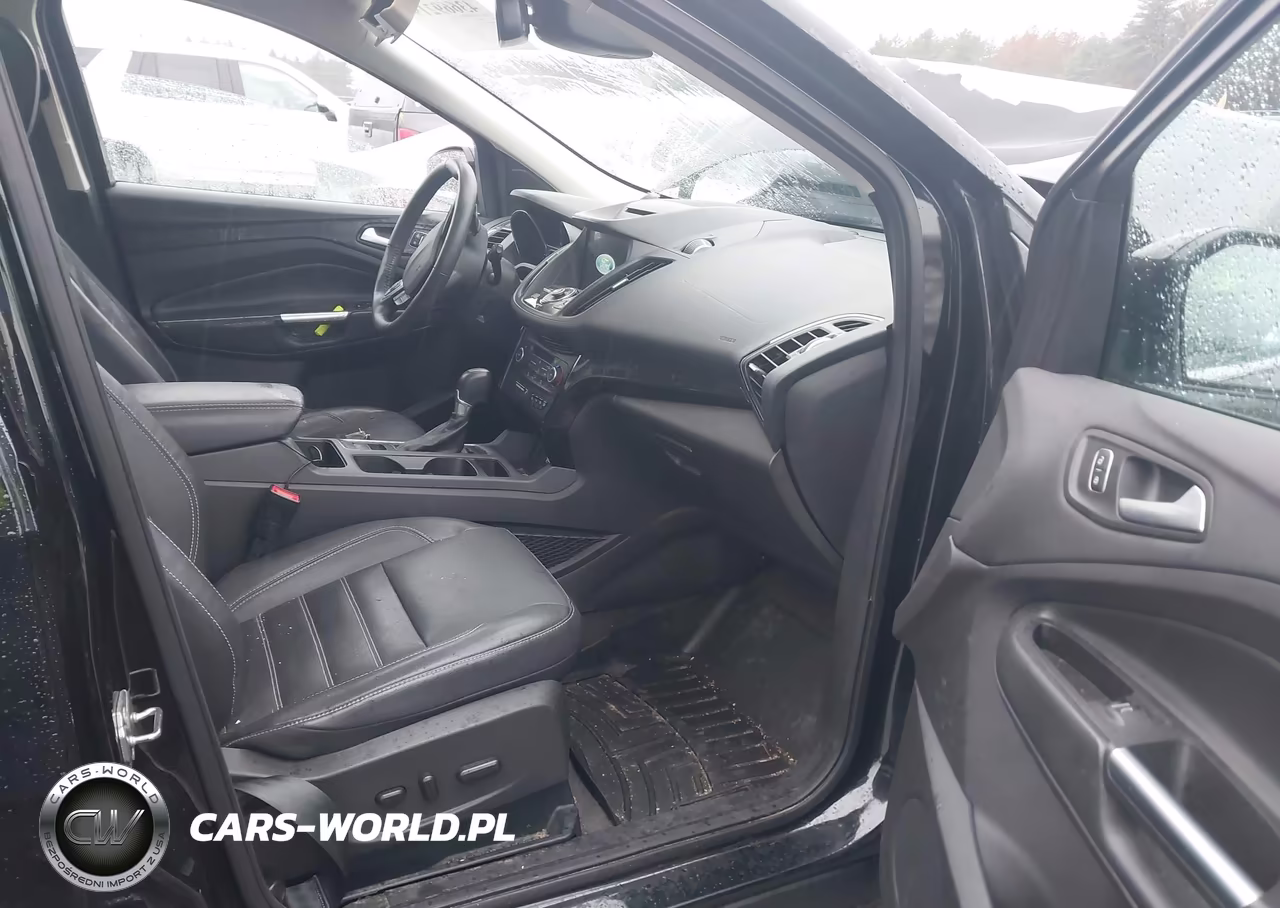 2018 Ford Escape Titanium VIN:1FMCU9J94JUB92497 - 5